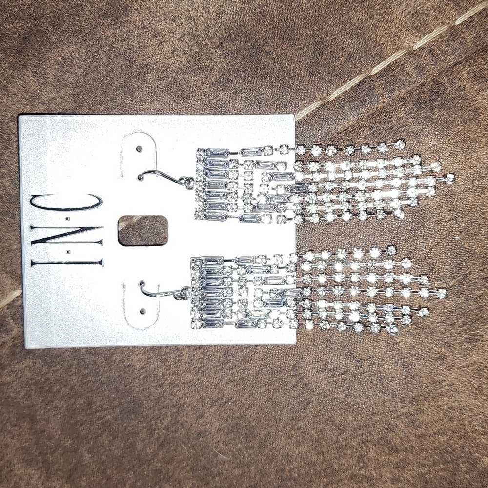 NWT Chandelier earrings